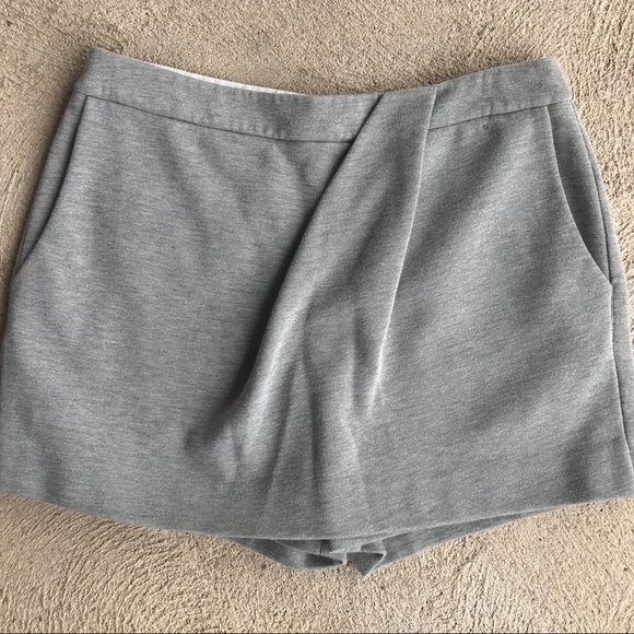 1 hour⚡️Halston Heritage skort - Picture 2 of 7